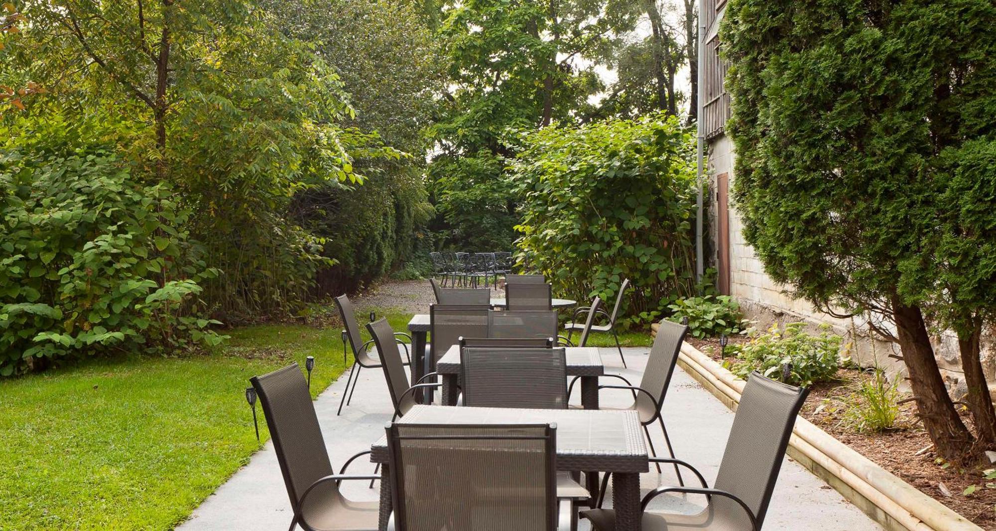 Elmhurst Inn&Spa Ingersoll Exterior foto